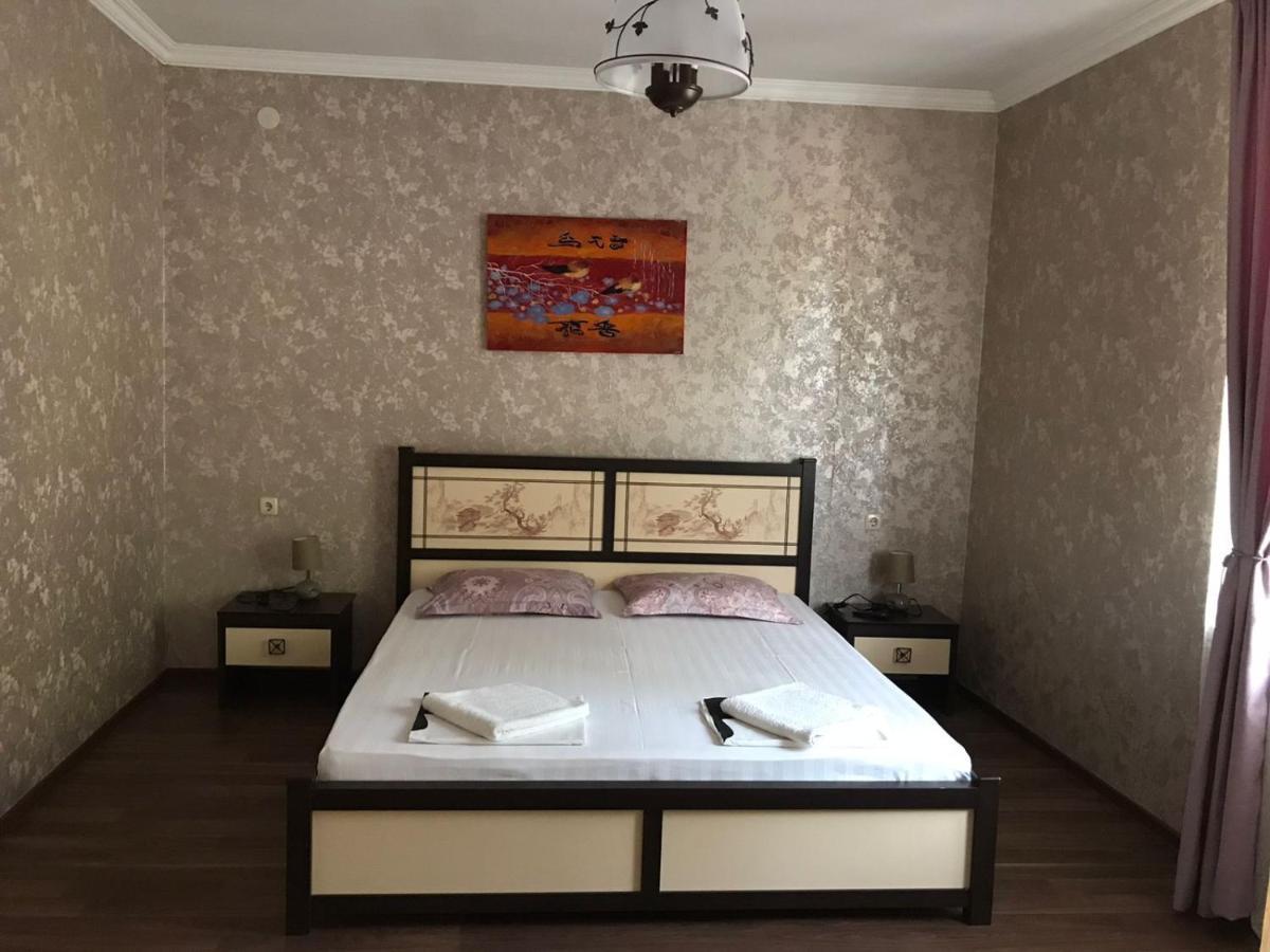 Гостевой Дом София 400 М До Моря Гагра Екстериор снимка