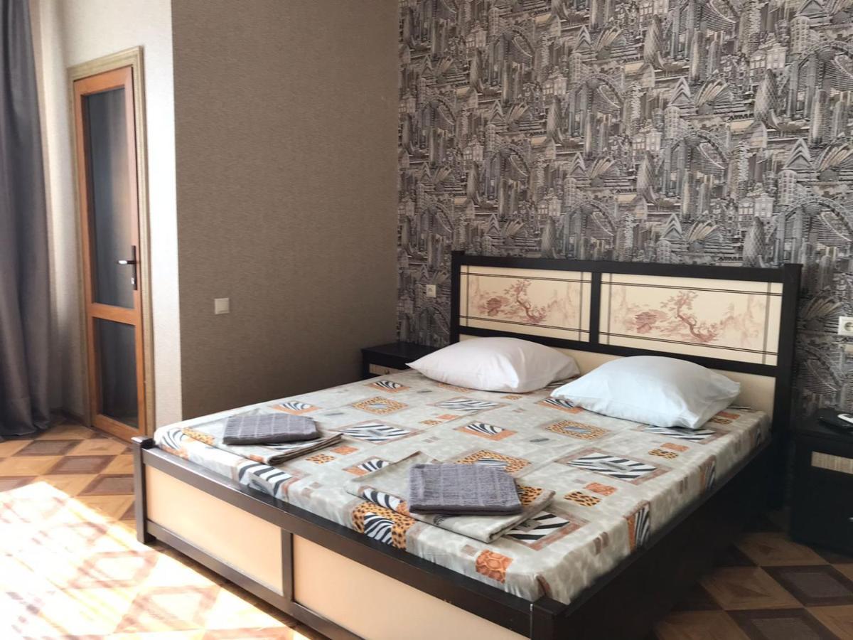 Гостевой Дом София 400 М До Моря Гагра Екстериор снимка